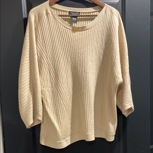 The perfect oatmeal spring/ summer knit top/ sweater ☀️